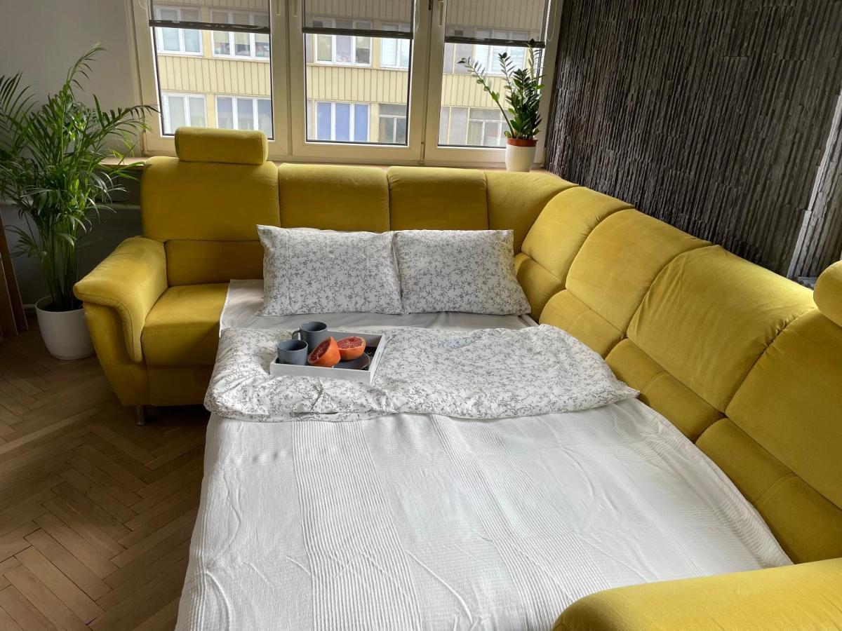 Grey Gucci Apartment City Center Varsóvia Exterior foto