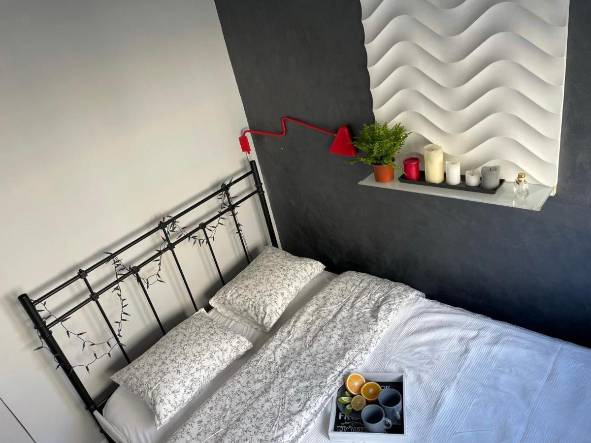 Grey Gucci Apartment City Center Varsóvia Exterior foto